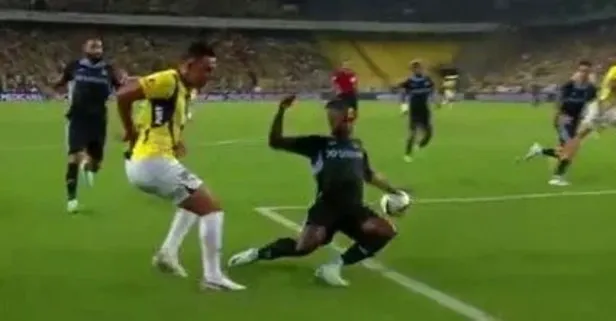 Fenerbahçe İrfan Can Kahveci ile Adana Demirspor karşısında penaltı bekledi!