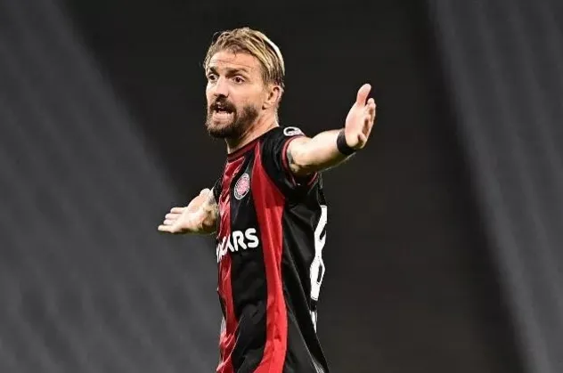 Caner Erkin, Beşiktaş'a haber gönderdi: Boş sözleşmeye imza atarım
