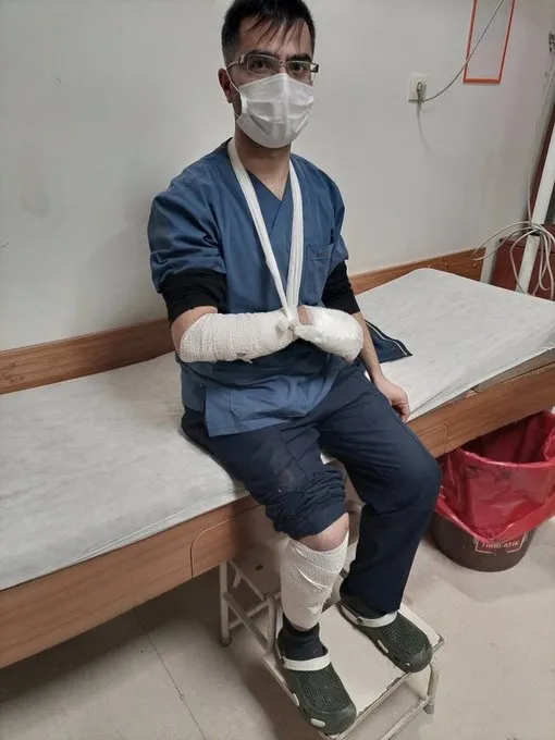 sanliurfada-damar-yolu-actigi-cocugun-aglamasi-uzerine-erkek-hemsireye-hasta-yakinlarindan-iki-defa-saldiri-1642423883110.jpg Şanlıurfa'da damar yolu açtığı çocuğun ağlaması üzerine erkek hemşireye hasta yakınlarından iki defa saldırı-4