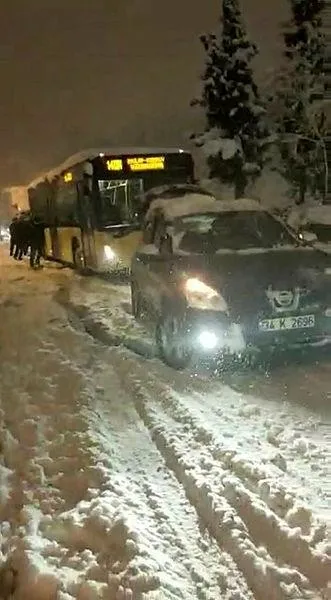 İETT rezaletinin en net iki görüntüsü: Otobüs vatandaşı değil vatandaş otobüsü taşıdı!  Onlarca otobüs garajda yattı