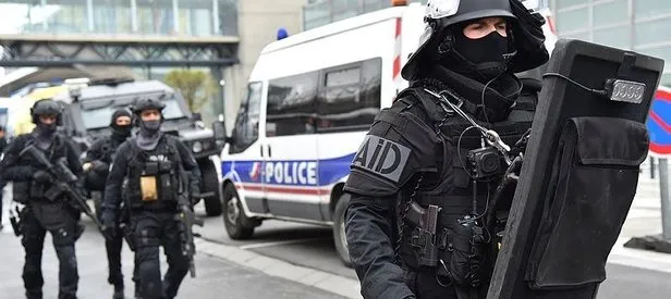 Paris’te iki saldırı