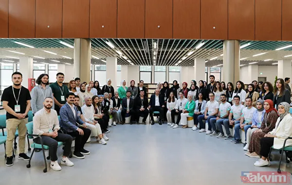 Başkan Recep Tayyip Erdoğan gençlerle buluştu! Kütüphane açılışı sonrası samimi sohbet - 7