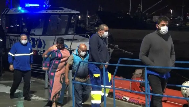 Son dakika: Fatih Samatya Sahili'nde balıkçı teknesi alabora oldu: 2 kişi hayatını kaybetti, 11 kişi kurtarıldı-2