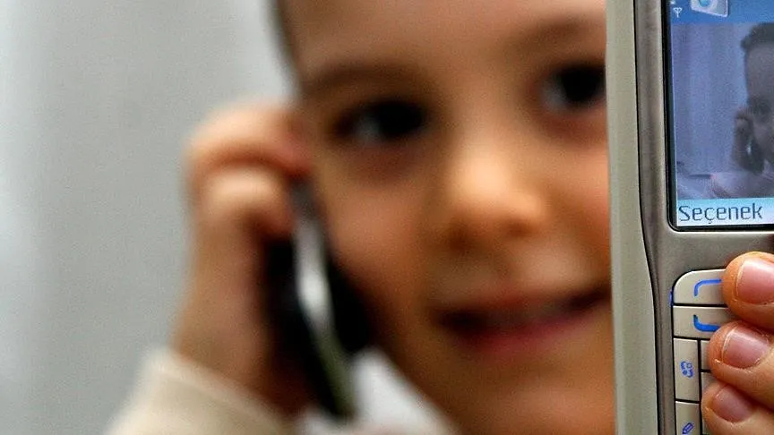 ilkokulda-cep-telefonu-yasaklaniyor-polonyadan-tarihi-adim-1780436555632.jpeg 8. sınıflar da dahil: Okulda cep telefonu kullanımı yasaklanıyor! Polonya'dan dijital bağımlılığa karşı hamle-3