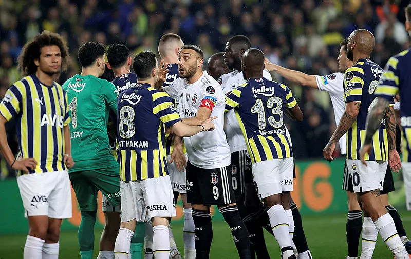 Spor yazarları Fenerbahçe - Beşiktaş derbisini değerlendirdi! İşte o yazılar - 16