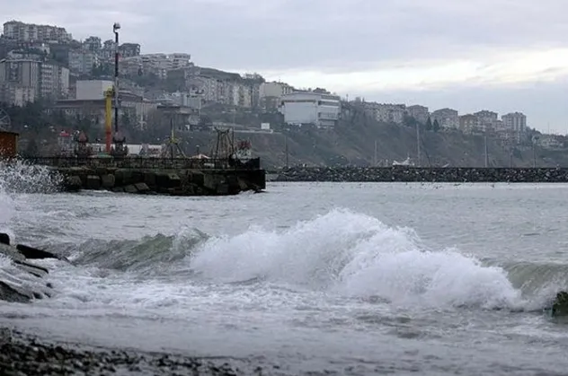 Marmara Denizi'nde ulaşıma poyraz engeli