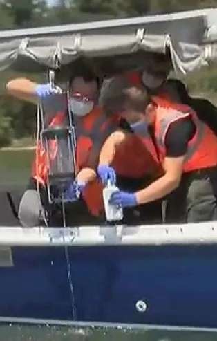 Son dakika: Çevre ve Şehircilik Bakanlığı Küçükçekmece Gölü için harekete geçti! Farklı bölgelerden numune aldılar