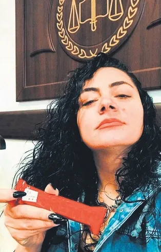 Zeliha Özdemir aynı ismi taşıdığı hakimin bilgilerini çalarak yalanın kitabını yazdı
