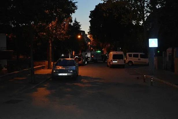 afyonkarahisarda-dehset-bosanma-asamasindaki-karisi-kayinvalidesi-ve-kayinpederini-oldurup-intihar-etti-1628712261520.jpeg Afyonkarahisar'da dehşet! Boşanma aşamasındaki karısı, kayınvalidesi ve kayınpederini öldürüp intihar etti-3