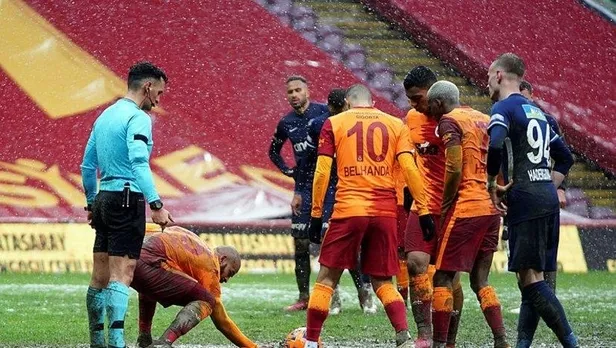 SON DAKİKA: TFF'den stat zeminleriyle ilgili flaş karar! Başka sahalarda oynatacağız-2