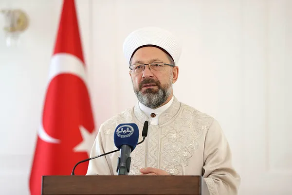 diyanet-isleri-baskani-ali-erbastan-din-gorevlilerine-telkin-batida-islamofobik-olaylar-artmakta-onlara-islami-dogru-tanitmaya-calismaliyiz-1614617242231.jpg Diyanet İşleri Başkanı Ali Erbaş'tan din görevlilerine telkin: Batı'da İslamofobik olaylar artmakta, onlara İslam'ı doğru tanıtmaya çalışmalıyız-2
