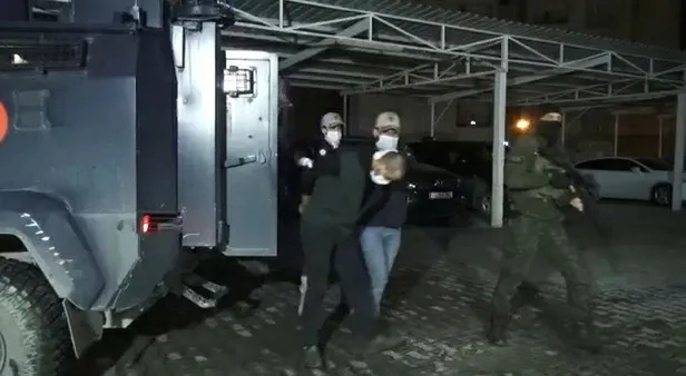 Son dakika: PKK üyesi M.S., İnterpol Daire Başkanlığı ekiplerince Irak'tan yakalanarak Türkiye'ye getirildi-2