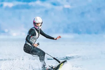 Ünlü oyuncu Çağla Şikel: ‘Sörf hayatımı değiştirdi’