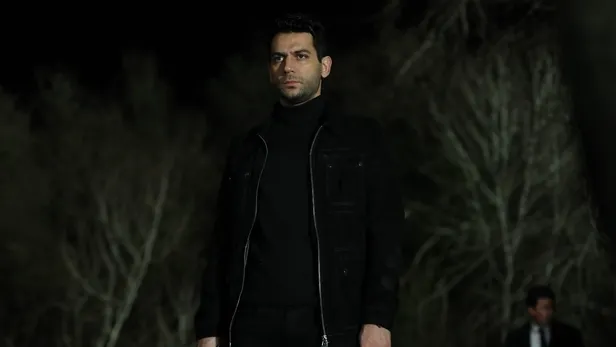 umutlari-alasagi-eden-veda-isini-bitiriyor-ramoda-ardi-ardina-ucuncu-ayrilik-izleyicileri-isyan-ettirdi-1610987533540.jpg Umutları alaşağı eden veda! İşini bitiriyor Ramo'da ardı ardına üçüncü ayrılık! İzleyicileri isyan ettirdi-11