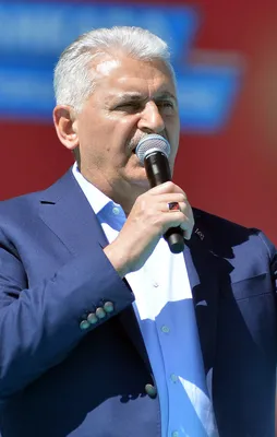 Başbakan: Densiz alçak sen kimsin!