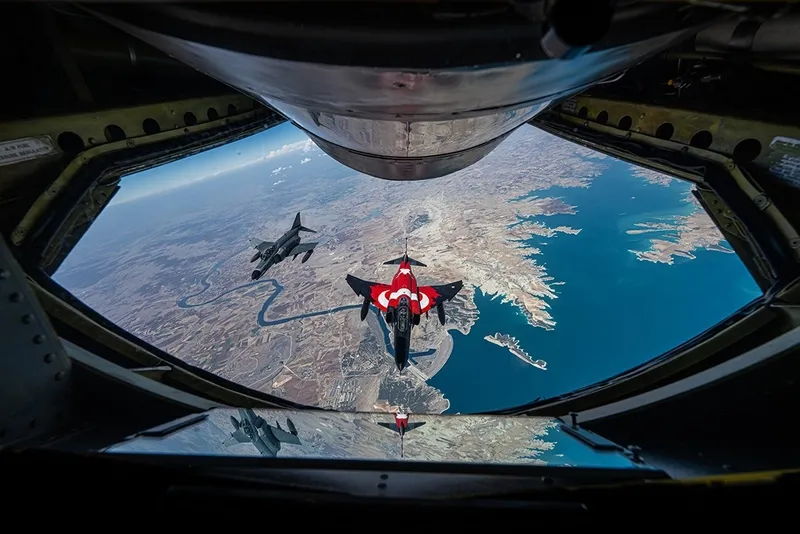 baskan-erdogan-yilin-kareleri-oylamasina-katildi-iste-sectigi-kareler-1770366897790.jpeg Başkan Erdoğan "Yılın Kareleri" oylamasına katıldı: İşte seçtiği kareler-2