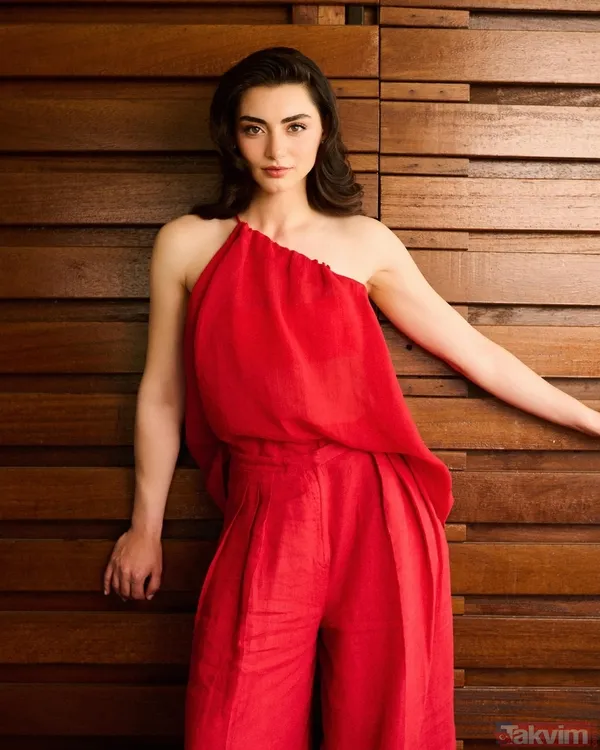 Kuruluş Osman’ın Bala Hatun’u Özge Törer kırmızılar içinde sosyal medyayı yaktı kavurdu! Burak Özçivit’in biricik partnerine bakın... - 6