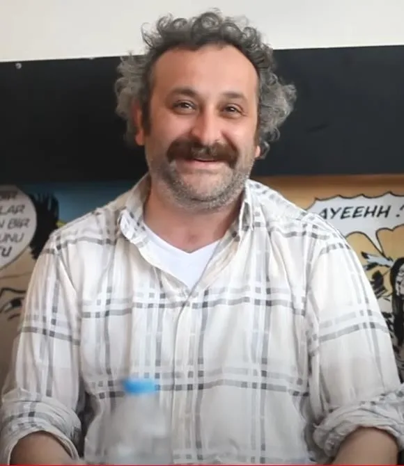 yonetmen-onur-unlu-kemal-kilicdaroglunu-elestirince-linc-yedi-senaryo-anlasmasi-iptal-1684070955596.jpeg Yönetmen Onur Ünlü, Kemal Kılıçdaroğlu'nu eleştirince linç yedi! "Senaryo anlaşması iptal..."-2