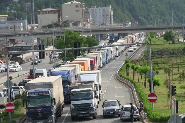 Bayramı kuyrukta karşıladılar