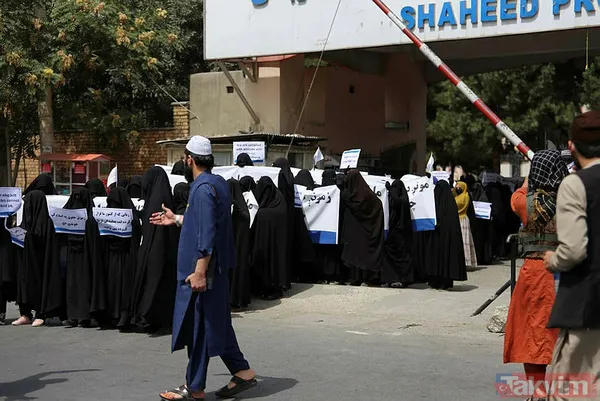 Afgan kadınlar Kabil Eğitim Üniversitesi’nde Taliban’a destek programı düzenledi - 26