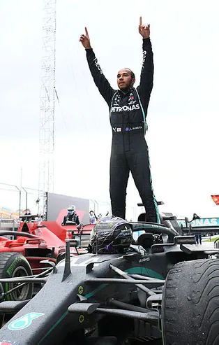 Formula 1'in son şampiyonu Lewis Hamilton 'Yılın Spor Kişiliği' seçildi