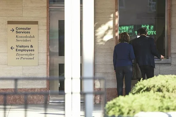 ABD Başkonsolosluğu'na vize için gelenler kapıda kaldı-4