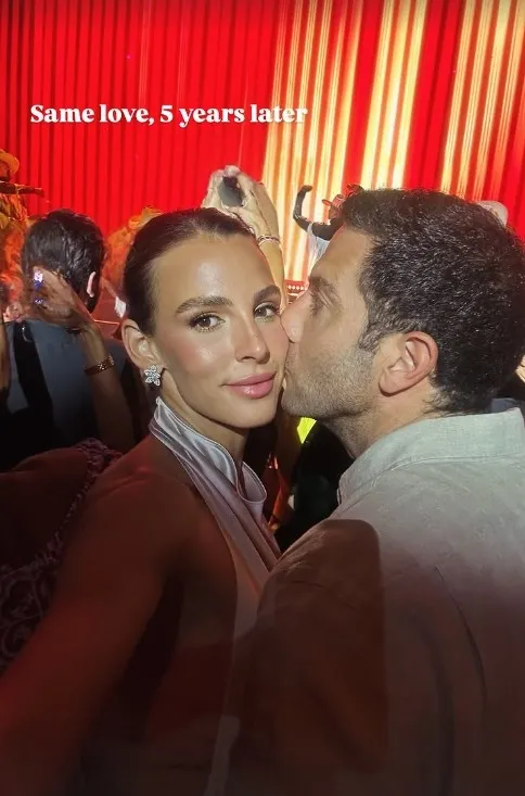 aslisah-alkoclar-ve-kaan-demiragdan-romantik-kutlama-evliliklerinde-5-yil-1770287089878.jpg Aslışah Alkoçlar ve Kaan Demirağ’dan romantik kutlama: Evliliklerinde 5. yıl-5