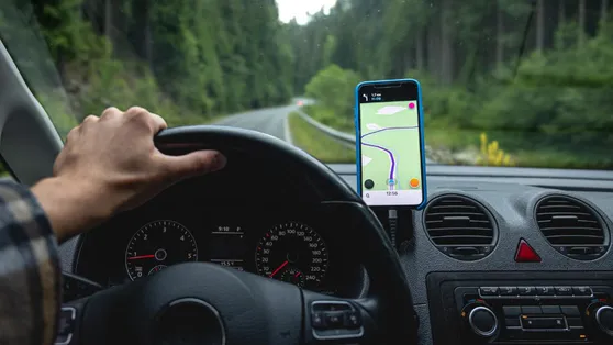 Araçlarda telefon tutucu yasaklandı mı?