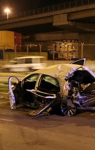Son dakika: İzmir'de trafik kazası: Yaralılar var