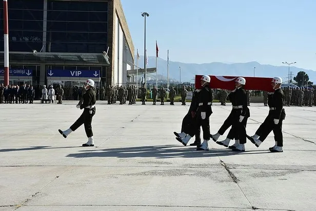 Pençe-Yıldırım şehidi Uzman Çavuş Remzi Nişan'a veda: Yüksekova'da tören düzenlendi-3