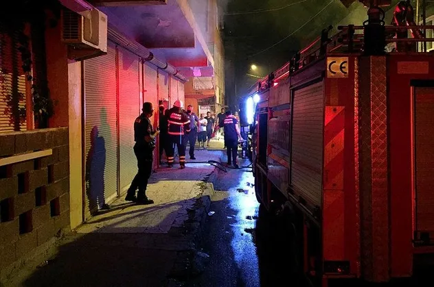Adana'da mobilya atölyesinde yangın
