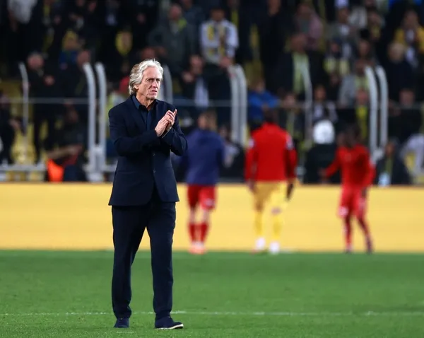 brezilyadan-fenerbahcelileri-kizdiracak-iddia-jorge-jesus-kos-kosa-gelir-1668423750721.jpg Brezilya'dan Fenerbahçelileri kızdıracak iddia: Jorge Jesus koş koşa gelir-4
