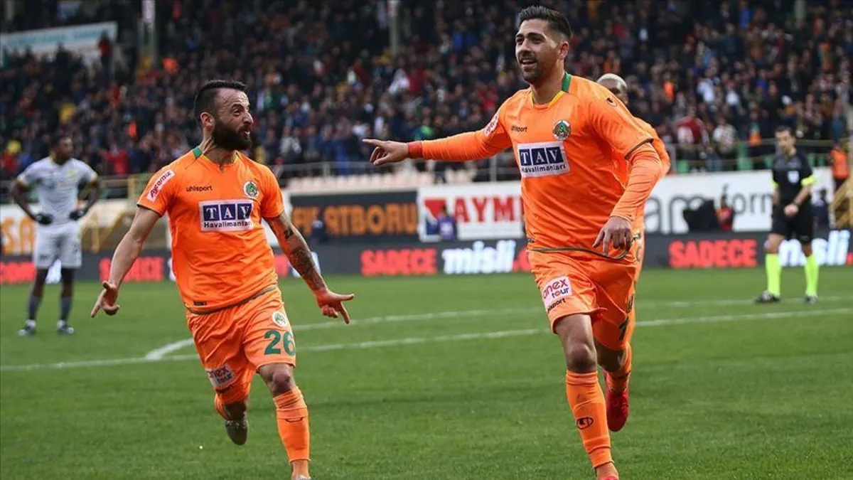 Alanyaspor’da toplu imza günü!