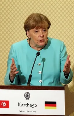 Merkel de kıvırdı