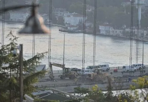 Son Dakika Istanbullular Dikkat 15 Temmuz Sehitler Ve Fsm Koprulerinde Calisma Istanbul Yol Durumu Video Videosunu Izle Takvim Tv