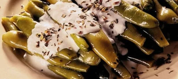 Peynir ve Yoğurt Soslu Fasulye Tarifi