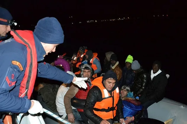 Balıkesir'de 44 düzensiz göçmen yakalandı