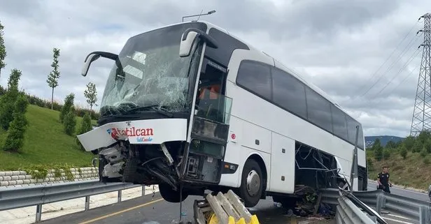 Ümraniye’de yolcu otobüsü refüje çıktı: 1 yaralı