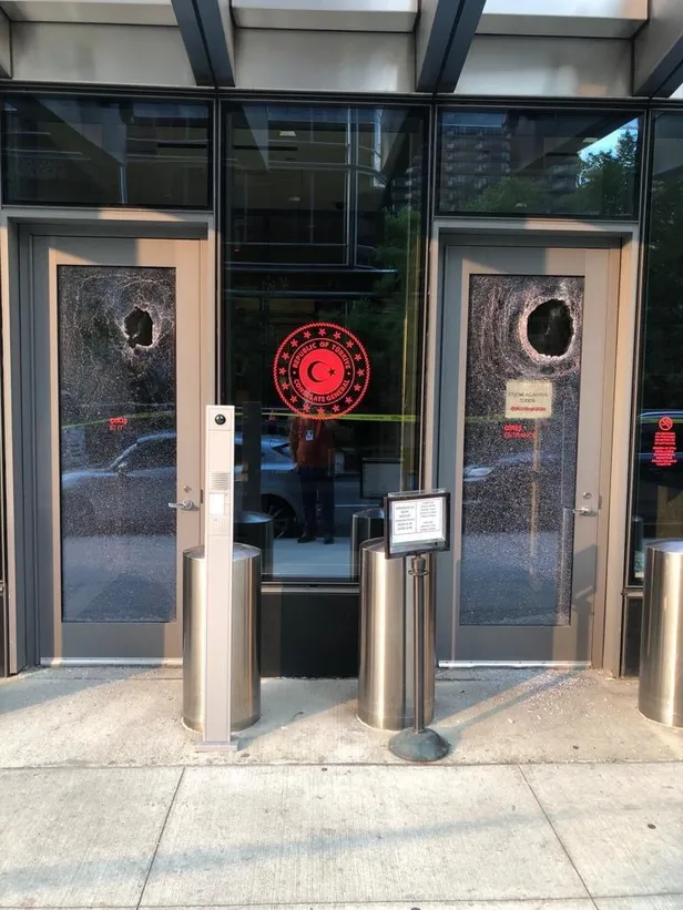 ABD'deki Türkevi'ne terör destekçilerinden saldırı! Türkiye'den ABD'ye çağrı: "Faili bulun"-3