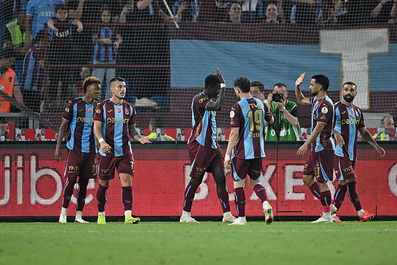 spor-yazarlari-trabzonspor-genclerbirligi-macini-yorumladi-1788761731643.jpeg Spor yazarları Trabzonspor'u yorumladı: "Gecenin parlayan yıldızı"-3