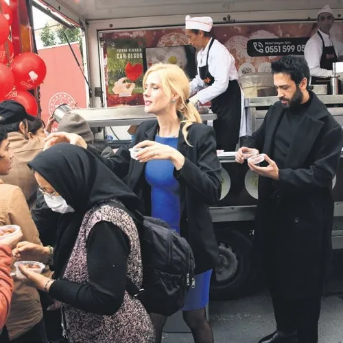 Anlamlı buluşmada lokma dağıttılar