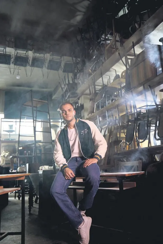 meme-kanserinde-sembol-haline-gelen-pembe-top-9-kez-saha-indi-hava-atisini-unlu-oyuncu-pinar-deniz-gerceklesti-1666479772289.jpeg Meme kanserinde sembol haline gelen Pembe Top 9. kez saha indi! Hava atışını ünlü oyuncu Pınar Deniz gerçekleştirdi-3