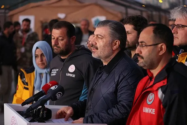 saglik-bakani-fahrettin-koca-deprem-bolgesinden-duyurdu-herhangi-bir-bulasici-hastalik-saptanmadi-1676827546927.jpeg Sağlık Bakanı Fahrettin Koca deprem bölgesinden duyurdu: Herhangi bir bulaşıcı hastalık saptanmadı-4