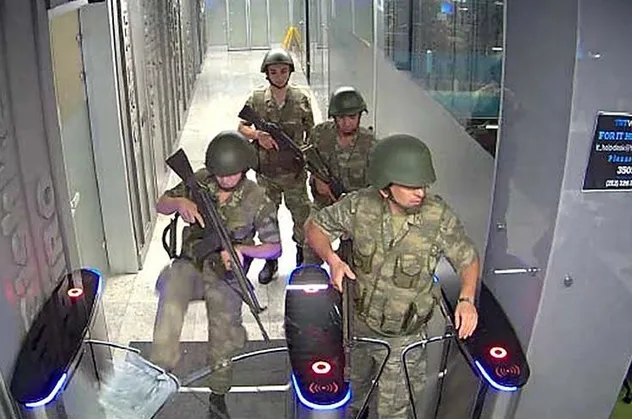 FETÖ’nün 15 Temmuz darbe girişimi sırasında TRT ve Digiturk'ü işgal eden askeri öğrenciler hakkında flaş karar