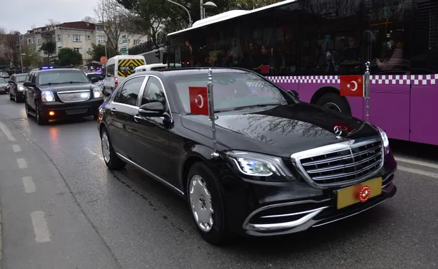 Başkan Erdoğan anne ve babasının mezarlarını ziyaret etti-4