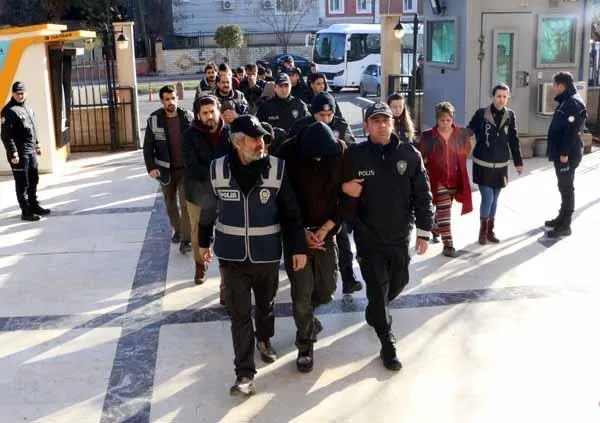 Son dakika: Şanlıurfa ve Mersin'de fuhuş operasyonu: Onlarca kişi tutuklandı-2
