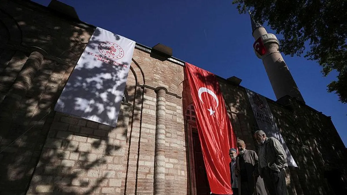 Yunanistan'da Kariye Camii hazımsızlığı! İbadete açılmasından rahatsız oldular