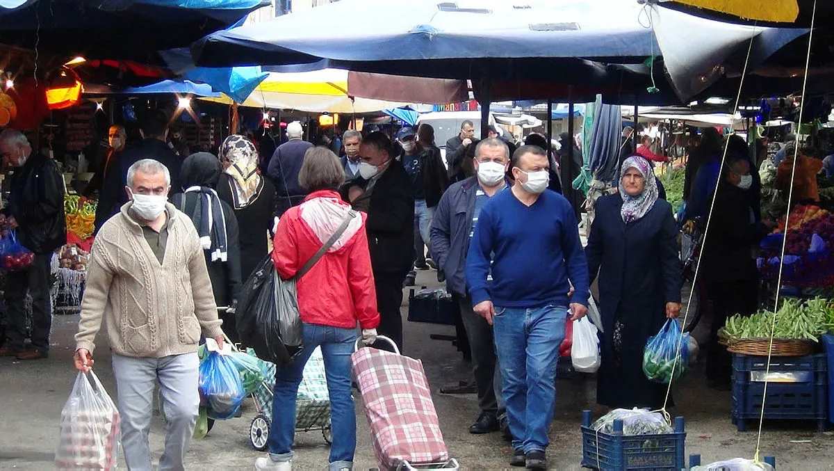 Koronavirüs vakaları tekrar artışta! Sokağa çıkma yasağı gelir mi? - 7