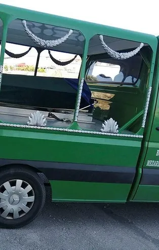Büyükçekmece'deki kazada hayatını kaybeden Didem Şam'ın hostes kıyafetindeki fuları, tabutunun başına konuldu