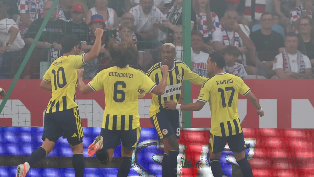 Kanarya Polonya'da turladı! Fenerbahçe Górnik Zabre ile 1-1 berabere kaldı